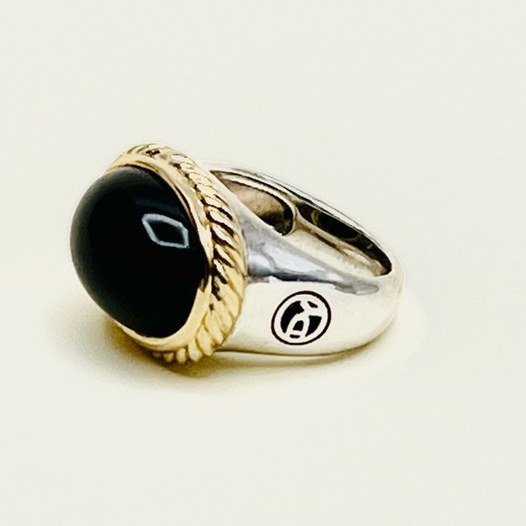 David Yurman Signature Oval Ring With Black
Onyx And Gold - Picture 12 of 12